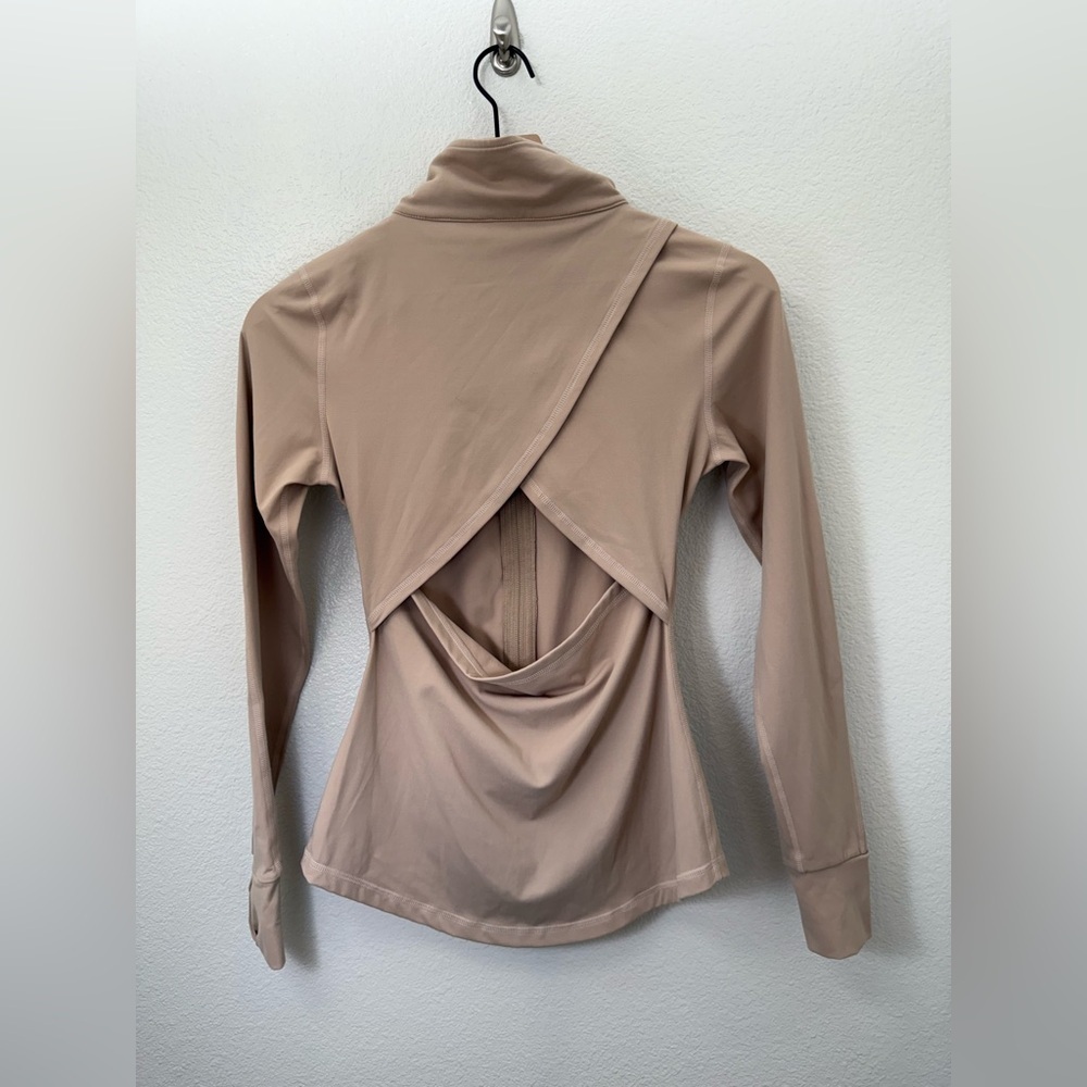 BuffBunny Open Back Zip Up Athletic Jacket Thumbholes Tan Slimming Gym Small - Picture 4 of 9